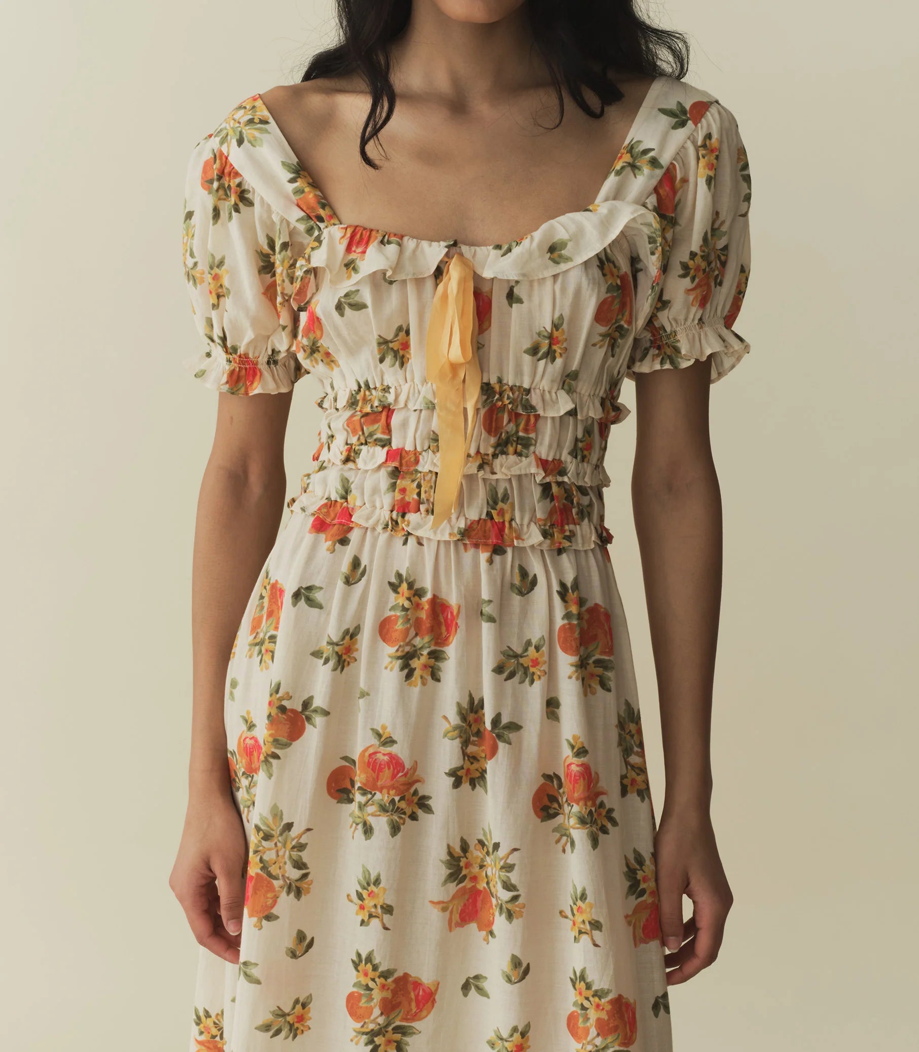 Embrace elegance with the Clarinet Dress by Doen! Made from a soft blend of organic cotton and viscose, this dress boasts a square neckline, gathered bust, and fitted bodice for a flattering silhouette. Perfect for any occasion, this dress will make you look and feel amazing!