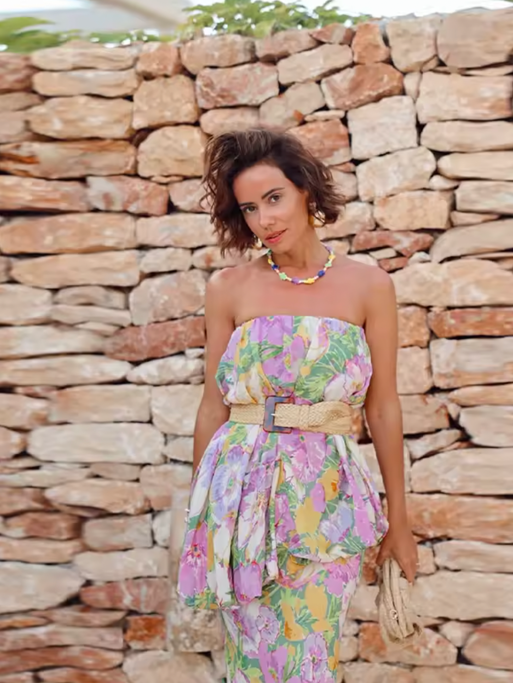 This dress showcases a straight-cut neckline and bare shoulders, creating a sleek and elegant silhouette. Its detailed floral print delivers a subtle yet captivating design, complemented by a comfortable, structured interior lining. The concealed side zip with a metal hook ensures a flawless fit and effortless wear. Perfectly tailored for refined occasions, it combines sophistication and practicality with expert craftsmanship.