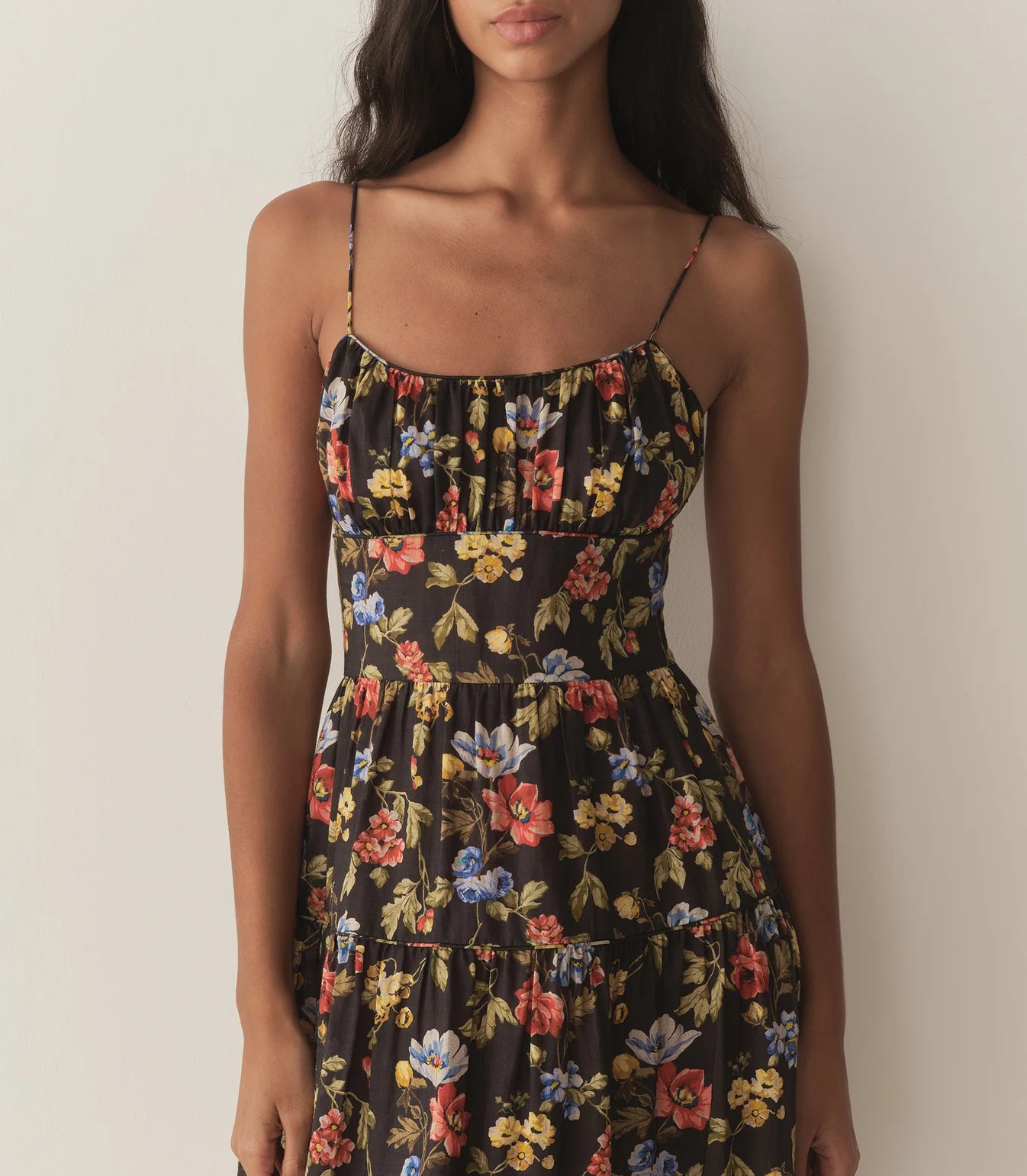 Crafted from lightweight ramie fabric adorned with a delicate 1930s French block print, the Benoit Dress offers a refined silhouette for spring. It features a soft sweetheart neckline paired with ultra-skinny spaghetti straps, lending a subtle elegance. The fitted bodice with an invisible side zipper ensures a sleek fit, while the ankle-grazing A-line skirt provides graceful movement and timeless appeal.