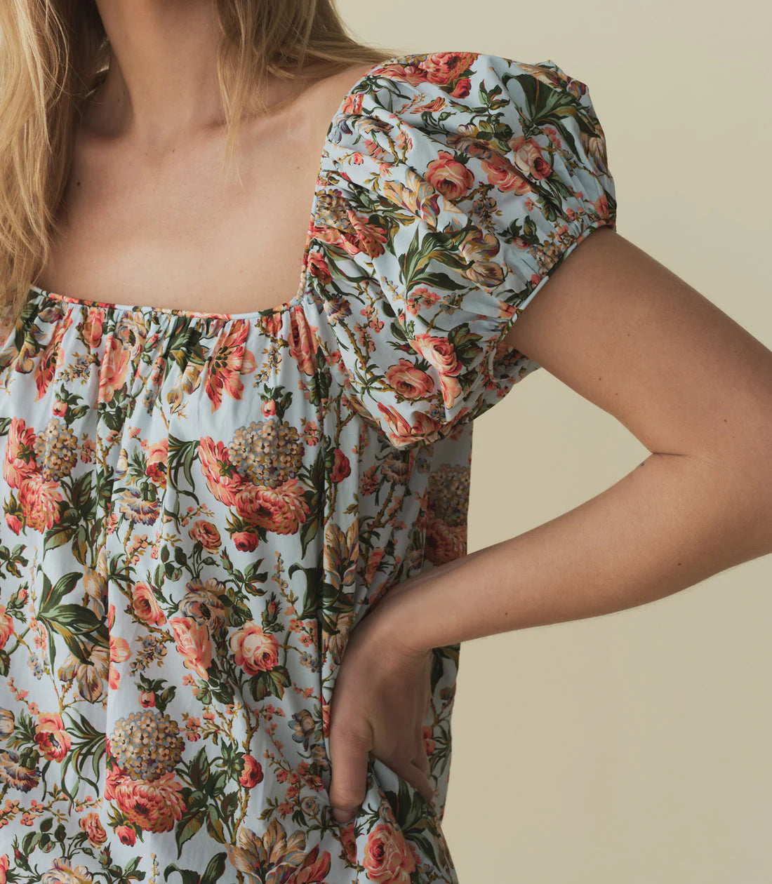 The Julie Cotton Mini Dress in Calico Garden by Doen combines lightweight cotton fabric with a delicate floral print for breathable comfort and timeless style. Its mini length and tailored fit offer a flattering silhouette suitable for warm days and casual outings, while the soft material ensures ease of movement. Ideal for those seeking an effortless yet refined look, this dress blends classic design with everyday practicality.