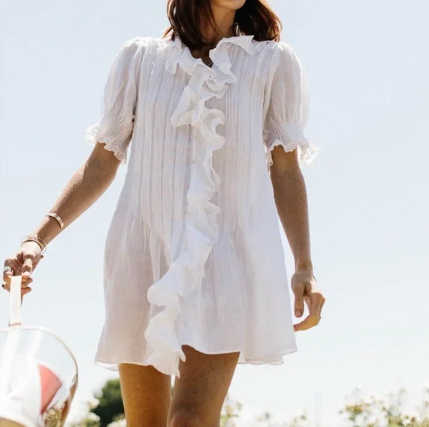 Elevate your spring wardrobe with the Piper Mini Dress by Doen! This dreamy Edwardian-inspired dress is perfect for sunny afternoons and will quickly become your warm-weather staple. Don't miss out on bringing this forever favorite back into your rotation! 🌞🕊